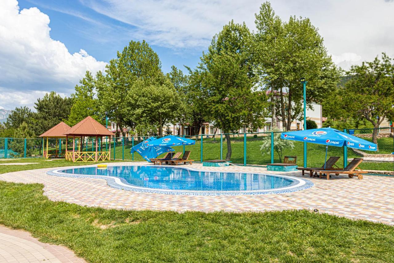 Лайнер Горный Курортный Комплекс Layner В Чимгане Esterno foto